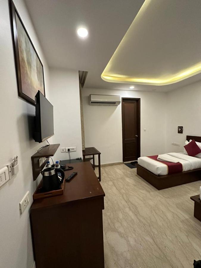 Hotel The Imperio Νέο Δελχί Εξωτερικό φωτογραφία