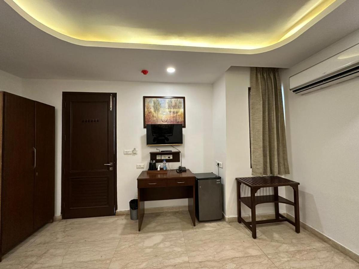 Hotel The Imperio Νέο Δελχί Εξωτερικό φωτογραφία