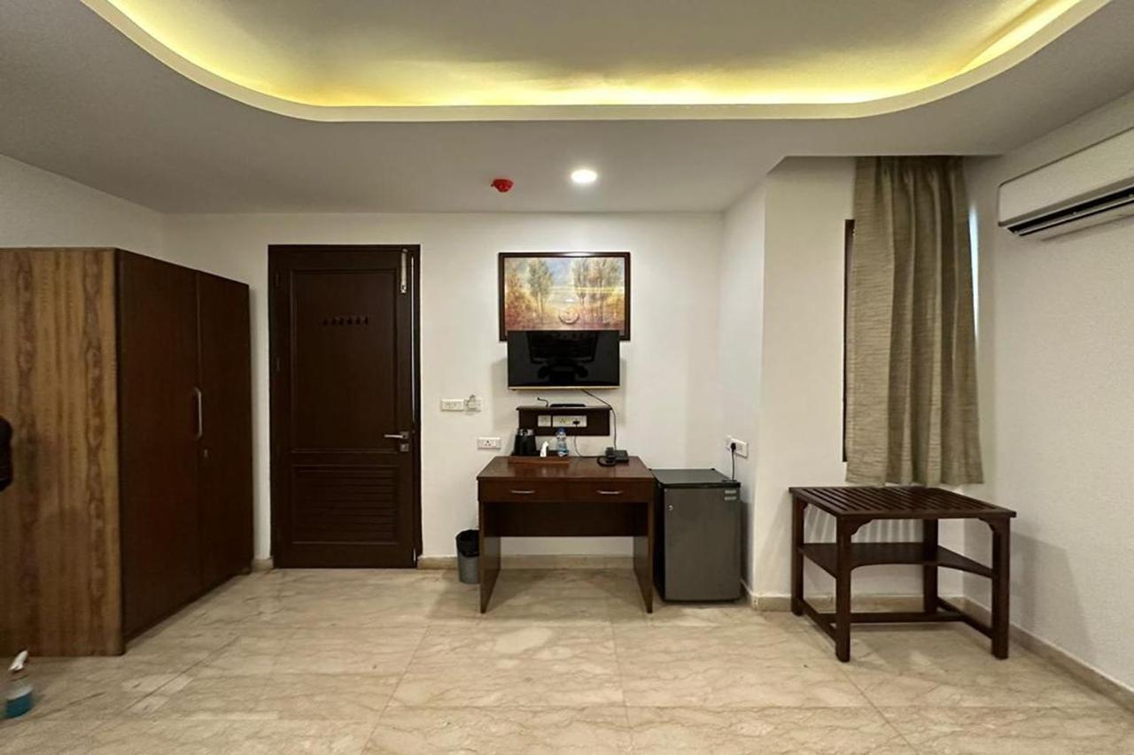 Hotel The Imperio Νέο Δελχί Εξωτερικό φωτογραφία